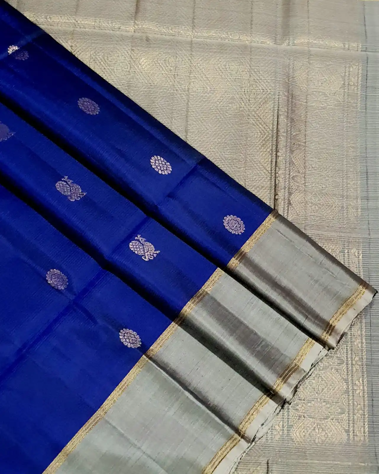 Gap Border All-Over Butta Double Warp Kanchipuram Silk Saree